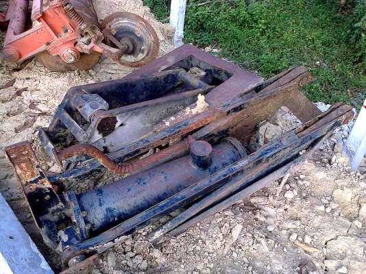 กระบอกยกดั้มของ10ล้อ 1 ชุดขาย18000. ใช้งานได้ปกติ..