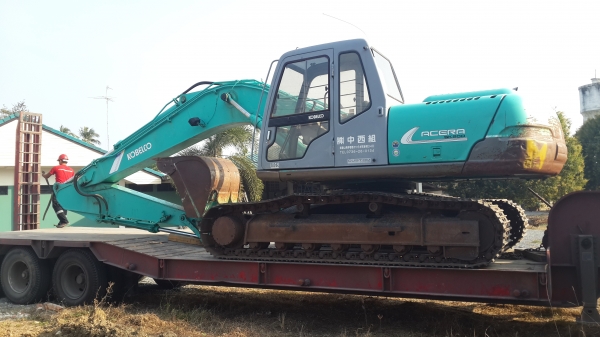 KOBELCO SK  200 มาร์คไฟ ซุปเปอร์ รถเก่าญี่ปุ่น 100\% สภาพสวย  พร้อมใช้