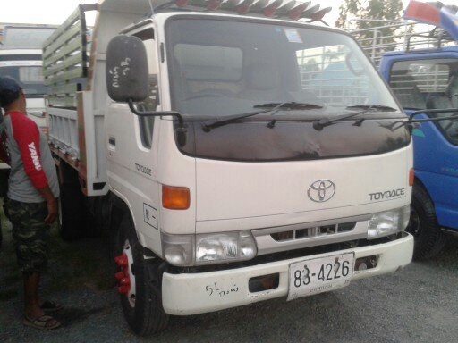 ดั้มเล็ก3คิว toyoya เอกสารพร้อมโอนต่อรองใด้ครับ ติดต่อ 088-7243147