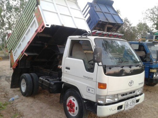 ดั้มเล็ก3คิว toyoya เอกสารพร้อมโอนต่อรองใด้ครับ ติดต่อ 088-7243147