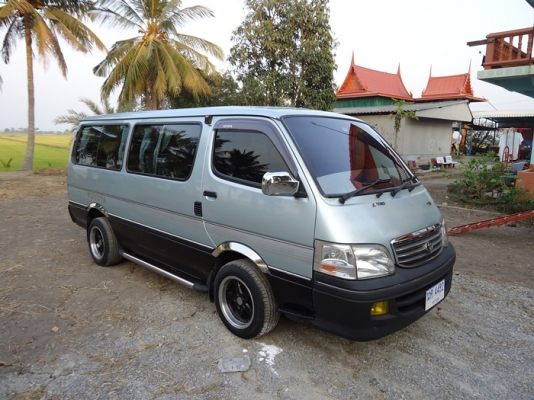 รถตู้  Toyota  hiace  ขับดี  ใช้น้อย เครื่องดี สีสวย  บางๆ ทั้งคัน ประหยัด เอกสารพร้อมโอ