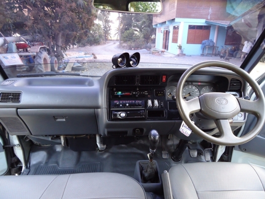 รถตู้ Toyota hiace ขับดี ใช้น้อย เครื่องดี สีสวย บางๆ ทั้งคัน ประหยัด เอกสารพร้อมโอ รถตู้ Toyota hiace ขับดี ใช้น้อย เครื่องดี สีสวย บางๆ ทั้งคัน ประหยัด เอกสารพร้อมโอ