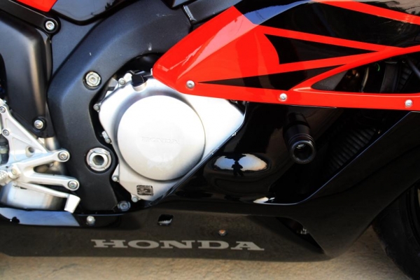 ขาย CBR 1000 RR ปี 2005 ท่อสูตร TSR สรรพสามิตแท้ พร้อมซิ่ง 225000 ขาย CBR 1000 RR ปี 2005 ท่อสูตร TSR สรรพสามิตแท้ พร้อมซิ่ง 225000