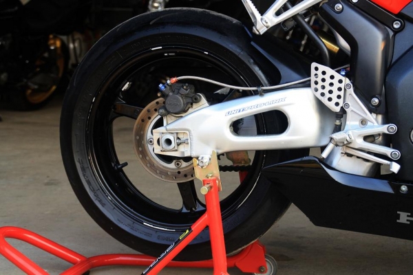 ขาย CBR 1000 RR ปี 2005 ท่อสูตร TSR สรรพสามิตแท้ พร้อมซิ่ง 225000 ขาย CBR 1000 RR ปี 2005 ท่อสูตร TSR สรรพสามิตแท้ พร้อมซิ่ง 225000