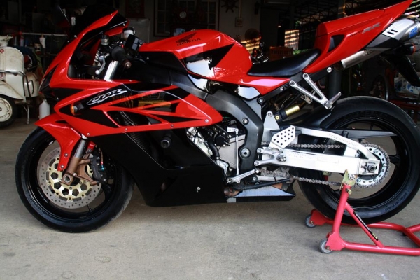 ขาย CBR 1000 RR ปี 2005 ท่อสูตร TSR สรรพสามิตแท้ พร้อมซิ่ง 225000 ขาย CBR 1000 RR ปี 2005 ท่อสูตร TSR สรรพสามิตแท้ พร้อมซิ่ง 225000