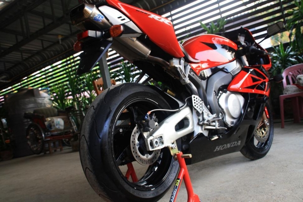 ขาย CBR 1000 RR ปี 2005 ท่อสูตร TSR สรรพสามิตแท้ พร้อมซิ่ง 225000 ขาย CBR 1000 RR ปี 2005 ท่อสูตร TSR สรรพสามิตแท้ พร้อมซิ่ง 225000