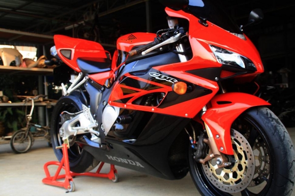 ขาย CBR 1000 RR ปี 2005 ท่อสูตร TSR สรรพสามิตแท้ พร้อมซิ่ง 225000 ขาย CBR 1000 RR ปี 2005 ท่อสูตร TSR สรรพสามิตแท้ พร้อมซิ่ง 225000
