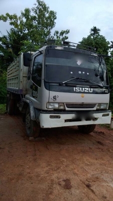 รถอีซูซุ 6 ล้อดั้ม 195 แรงม้า.  ปี 40   สนใจติดต่อ 081 - 6079515