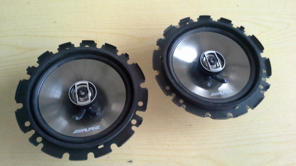 ลำโพง Alpine 6" มือสองยุ่น  เสียงนุ่มๆใสๆเบสแน่นๆ