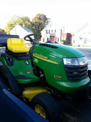 รถตัดหญ้านั่งขับ John Deere รถนอก มือสองนำเข้า รถตัดหญ้านั่งขับ John Deere รถนอก มือสองนำเข้า