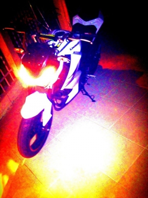 ขายดาวน์ Kawasaki Z250 ปลายปี2556 สีขาวแต่งท่อถูกสวยๆจ้า