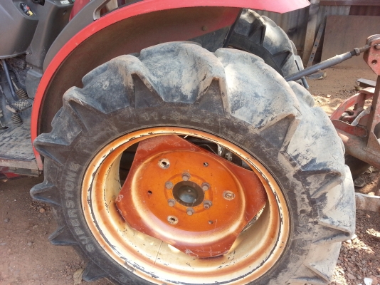 ยันร์ม่า 35 แรง ใบมีด ผาน 6  เครื่องดี เกียร์ดี  ตามสภาพใช้งานใด้ปรกติ