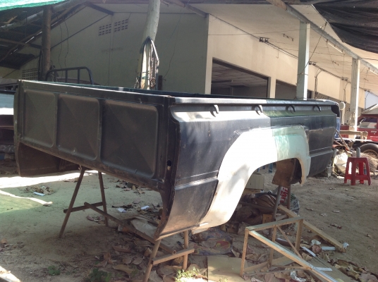 เรามีกระดองฮีโร่ 4x4 กระช่วงสั้นโป่งแท้ฝาท้ายเปิดกลาง และ หัวแท้แก้มใหญ่จัดชุดให้ทั้งลำครับ