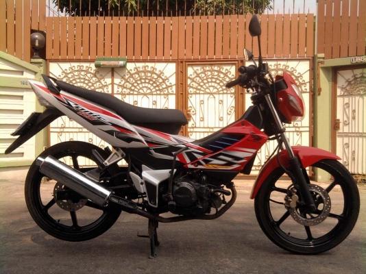 ขออนุญาติขาย Honda Sonic New 125 ตัว TOP สตาร์ทมือ ล้อแม็ก โอนฟรีครับ