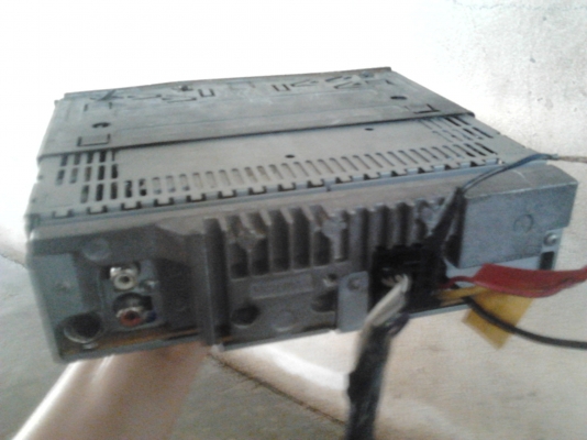 ขายเครื่องเล่นไพโอเนีย cd/mp3 พึ่งถอดออกจากรถ