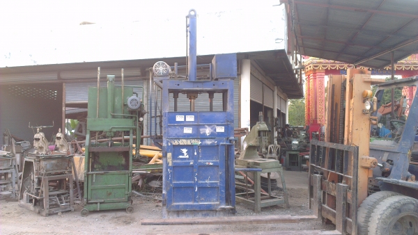 Sell> ขายแท่นอัดกระดาษ/อัดไฮดรอลิค พร้อมใช้งานครับ มอเตอร์ 7.5 แรง 3 เฟส กำแพงแสน นครปฐมครับ