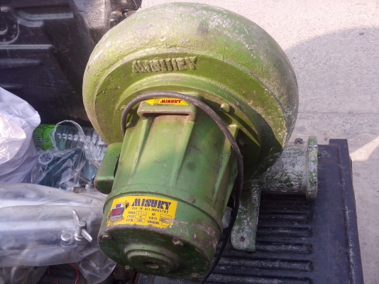 ขายพัดลม โบว์เว่อร์ มือสอง สภาพดีครับ ไฟ 220 V   (มีคลิป VDO สาธิต)เหล็กหล่อหนักมากครับ ทางออกลม ขนาดท่อ 3 นิ้ว ครับ