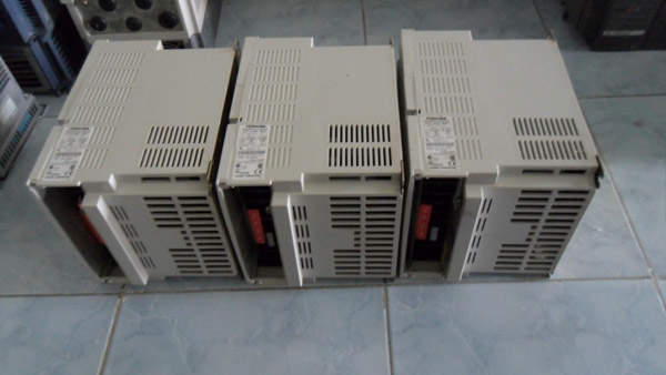 ขาย INVERTOR TOSHIBA  VFS7-4037 UPL