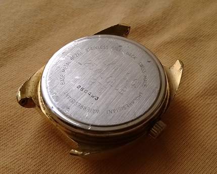 Croton Quatrz+electronic ตัวเรือนสีทองสภาพดีพอใช้ Croton Quatrz+electronic ตัวเรือนสีทองสภาพดีพอใช้