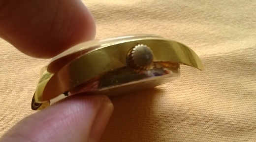 Croton Quatrz+electronic ตัวเรือนสีทองสภาพดีพอใช้ Croton Quatrz+electronic ตัวเรือนสีทองสภาพดีพอใช้