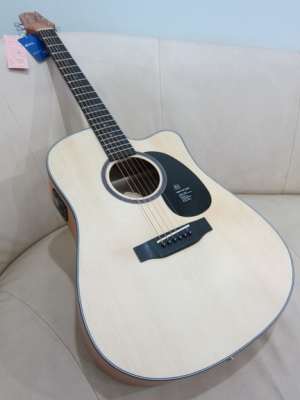 3,400.-กีต้าร์โปร่งเว้าไฟฟ้า Mantic 41 นิ้ว รุ่น AG-1CE สีไม้ด้าน EQ อย่างดี ของใหม่