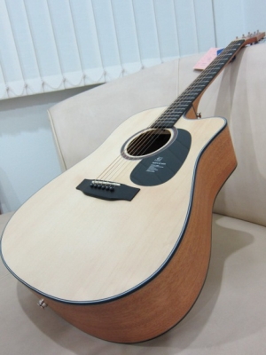 3,400.-กีต้าร์โปร่งเว้าไฟฟ้า Mantic 41 นิ้ว รุ่น AG-1CE สีไม้ด้าน EQ อย่างดี ของใหม่