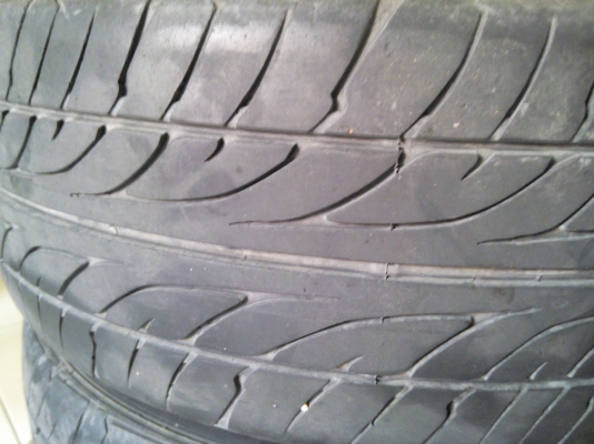 ขายยางDonlop lm703 205 45 r17   1คู่