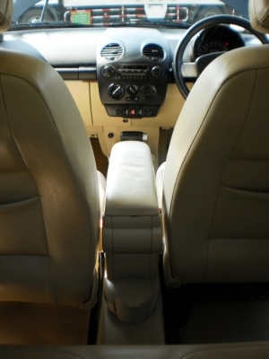 VOLKSWAGEN BEETLE 2.0 โฉม NEW BEETLE รถยนตกิจ VOLKSWAGEN BEETLE 2.0 โฉม NEW BEETLE รถยนตกิจ