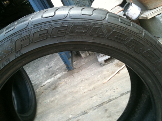 ขายยาง 225/45/17 ปี 10 สวยๆ เส้นเดียว