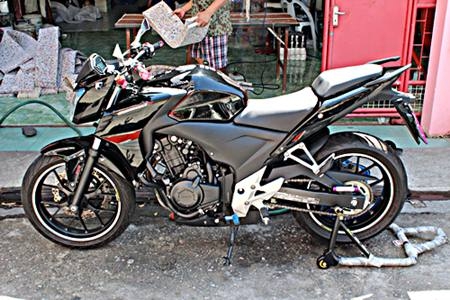 ขายcb500f สีดำวิ่งมา6,9xxกม.ขาย175,000บาทพร้อมประกันชั้น1รถสวย ภาษีรถหมด9เมษายน57 รถสภาพดีดูแลเป็นอย่างดีเลยไม่เคยวิ่งออกทางไกลมาก่อน