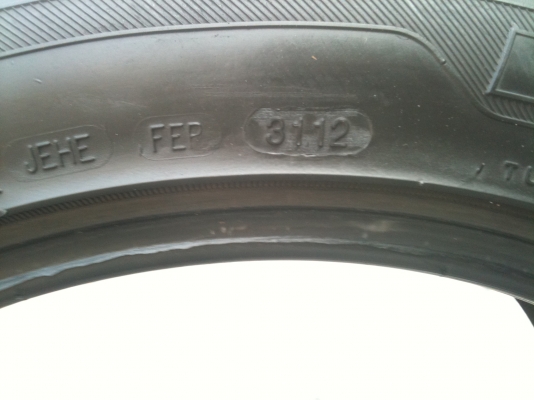 ขายยาง 215-50-17 ปี 12 พอใช้ 1 เส้น 500