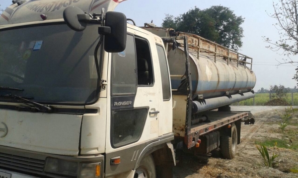 เทเลอร์ 6ล้อ บรรทุกแบคโฮ HINO 3H เครื่อง195(ไม่ให้แท๊งน้ำ) เทเลอร์ 6ล้อ บรรทุกแบคโฮ HINO 3H เครื่อง195(ไม่ให้แท๊งน้ำ)