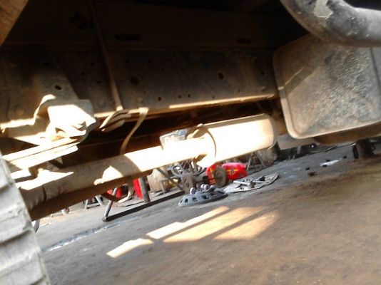 6 ล้อ กระบะยาว4.3 ม.Izuzu ELF 110 แรงม้า ปี2536 6 ล้อ กระบะยาว4.3 ม.Izuzu ELF 110 แรงม้า ปี2536