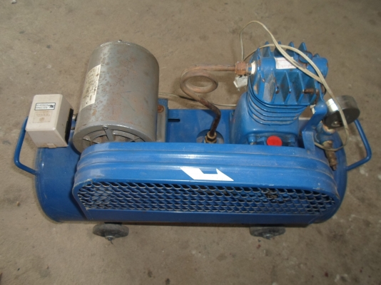 ปั๊มลม PUMA  สภาพสวย  พร้อมใช้งานไฟบ้าน ขนาดถังจุ 36 ลิตร 3,800