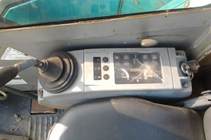 ขายแมคโคร KOBELCO SK30UR-2 เก่านอกแท้ๆ ราคาพร้อมส่งค่ะ