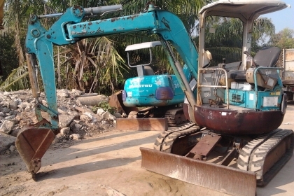ขายแมคโคร KOBELCO SK30UR-2 เก่านอกแท้ๆ ราคาพร้อมส่งค่ะ