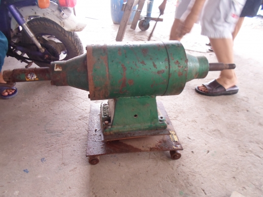 เครื่องปัดเงา ตัวใหญ่ 5 แรง ยี่ห้อ MISURY แรงดี พร้อมใช้ 3,800 โทร 0898217996