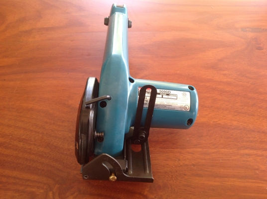 ขายเครื่องตัดกระเบื้องไร้สาย Makita 3 3/8" ขายเครื่องตัดกระเบื้องไร้สาย Makita 3 3/8"