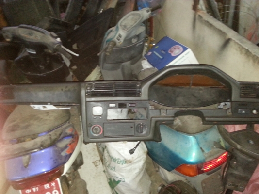 คอนโซนหน้า BMW E30