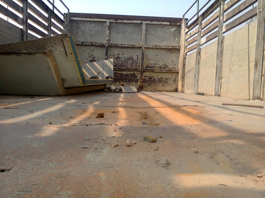 กระบะ 10 ล้อ ดัมพ์อลูมิเนียม ไม่มีกระบอกดัมพ์ ไม่มีปั้ม