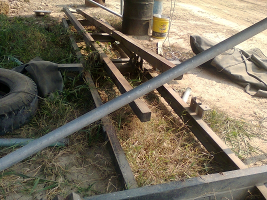 กระบะ 10 ล้อ ดัมพ์อลูมิเนียม ไม่มีกระบอกดัมพ์ ไม่มีปั้ม