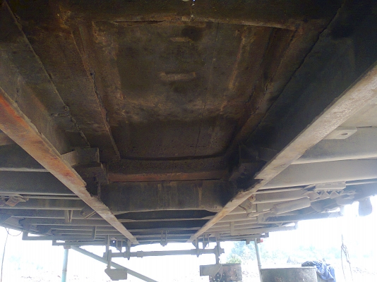 กระบะ 10 ล้อ ดัมพ์อลูมิเนียม ไม่มีกระบอกดัมพ์ ไม่มีปั้ม