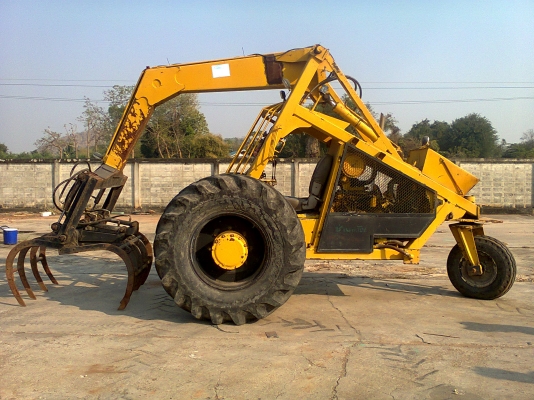 รถคีบอ้อย สามล้อ