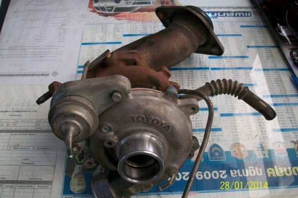 ขายโบเดิม วีโก้ ตัวมีจมูก และ ท่อเหล็กลงหน้าเพลา