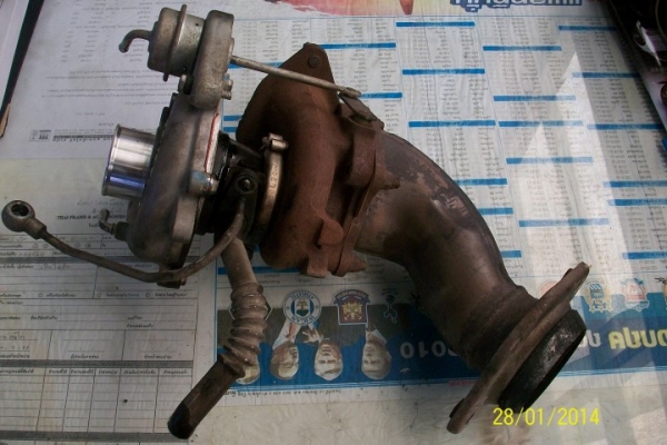 ขายโบเดิม วีโก้ ตัวมีจมูก และ ท่อเหล็กลงหน้าเพลา