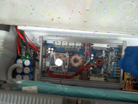 ขายรถเก๋งพร้อมเครื่องเสียงชุดใหญ่ 120,000  บาท