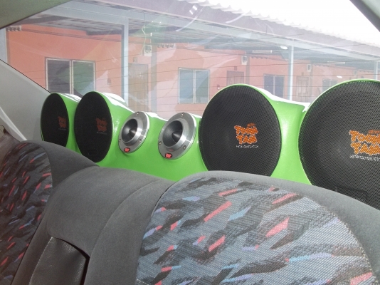 ขายรถเก๋งพร้อมเครื่องเสียงชุดใหญ่ 120,000  บาท