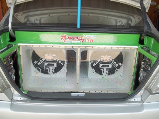 ขายรถเก๋งพร้อมเครื่องเสียงชุดใหญ่ 120,000  บาท