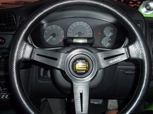 ขายรถเก๋งพร้อมเครื่องเสียงชุดใหญ่ 120,000  บาท