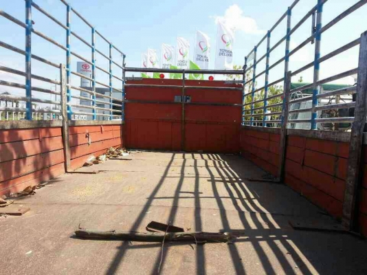 ISUZU ROCKY FRR เครื่อง175 เบรคทิฟฟี่ แอร์เย็น เพาเวอร์ กะบะยาว 5.5 เมตร